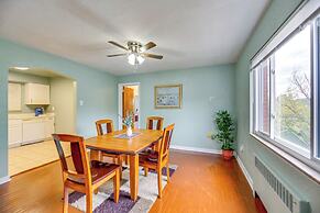 8 Mi to Dtwn: Retreat w/ Balcony in Pittsburgh!