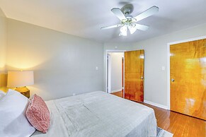 8 Mi to Dtwn: Retreat w/ Balcony in Pittsburgh!