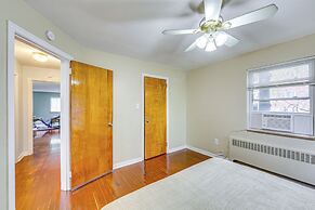 8 Mi to Dtwn: Retreat w/ Balcony in Pittsburgh!