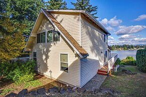 Lakefront Home w/ Fire Pit, Dock in Kent!