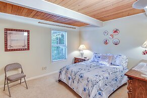 Lakefront Home w/ Fire Pit, Dock in Kent!