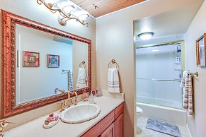 Lakefront Home w/ Fire Pit, Dock in Kent!