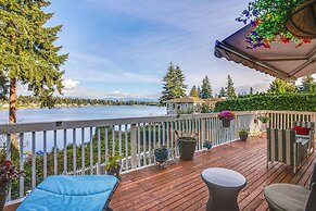 Lakefront Home w/ Fire Pit, Dock in Kent!