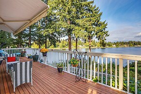 Lakefront Home w/ Fire Pit, Dock in Kent!
