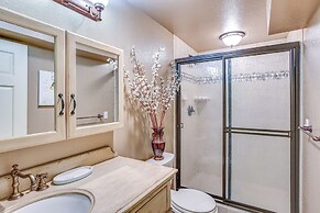 Lakefront Home w/ Fire Pit, Dock in Kent!