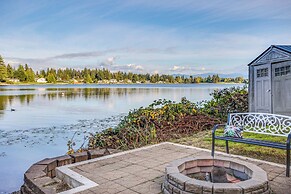 Lakefront Home w/ Fire Pit, Dock in Kent!