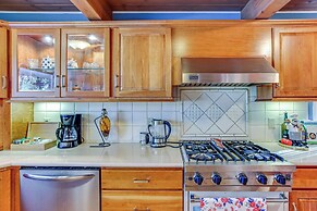 Lakefront Home w/ Fire Pit, Dock in Kent!