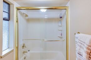 Lakefront Home w/ Fire Pit, Dock in Kent!