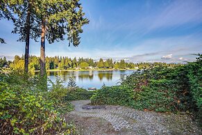 Lakefront Home w/ Fire Pit, Dock in Kent!