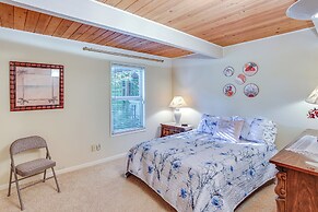 Lakefront Home w/ Fire Pit, Dock in Kent!