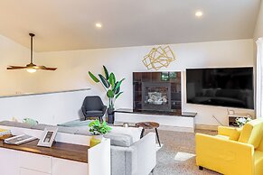 Family-friendly Lake Tahoe Home: 4 Blocks to Beach