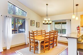 Family-friendly Lake Tahoe Home: 4 Blocks to Beach