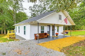 Downtown Heflin Cottage w/ Deck & Fire Pit!