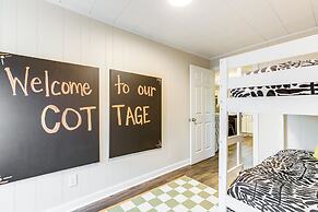 Downtown Heflin Cottage w/ Deck & Fire Pit!