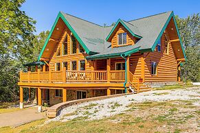 Secluded Iowa Home Near Hiking & Fishing!