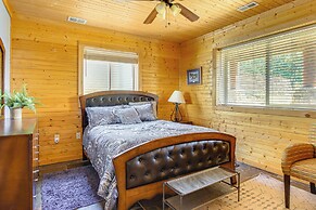 Secluded Iowa Home Near Hiking & Fishing!