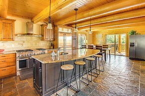 Secluded Iowa Home Near Hiking & Fishing!
