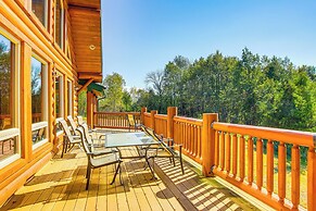 Secluded Iowa Home Near Hiking & Fishing!