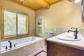 Secluded Iowa Home Near Hiking & Fishing!