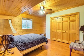 Secluded Iowa Home Near Hiking & Fishing!