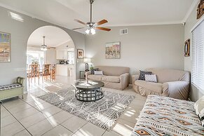 8 Mi to State Farm Stadium: Glendale Home w/ Grill