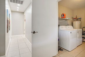 8 Mi to State Farm Stadium: Glendale Home w/ Grill