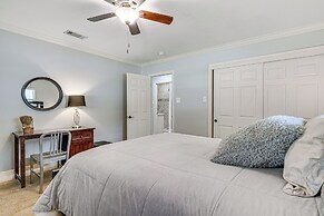 Walk to Texas A&m: College Station Home w/ Yard!