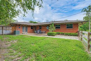 Walk to Texas A&m: College Station Home w/ Yard!