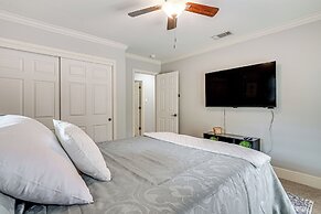 Walk to Texas A&m: College Station Home w/ Yard!