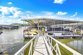 'lake It Easy' Waterfront Ozarks Condo w/ Balcony!