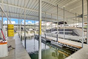 'lake It Easy' Waterfront Ozarks Condo w/ Balcony!