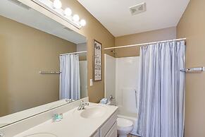 'lake It Easy' Waterfront Ozarks Condo w/ Balcony!