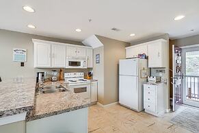 'lake It Easy' Waterfront Ozarks Condo w/ Balcony!