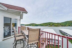 'lake It Easy' Waterfront Ozarks Condo w/ Balcony!