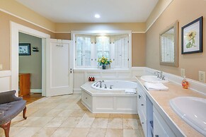 Fire Pit, Large Yard: Midtown Columbus Bungalow!