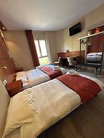 HOTEL  VICTORIA