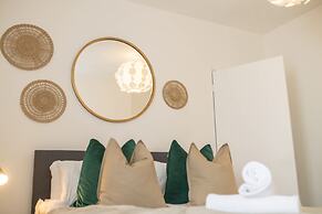 Host Stay Craddock Street