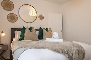 Host Stay Craddock Street