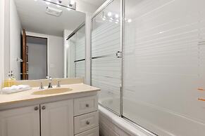 NEW Near Golf Yoga Classes Private Suite Wine