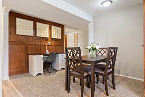 NEW Near Golf Yoga Classes Private Suite Wine