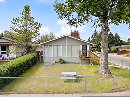 NEW Near Golf Yoga Classes Private Suite Wine