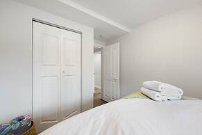 NEW Near Golf Yoga Classes Private Suite Wine