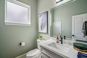 The Green Haus Luxxe Cabana Rooftop Retreat