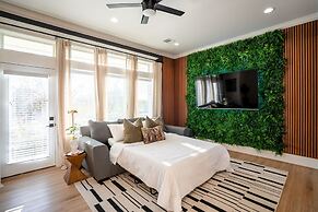 The Green Haus Luxxe Cabana Rooftop Retreat