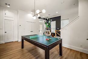 The Green Haus Luxxe Cabana Rooftop Retreat