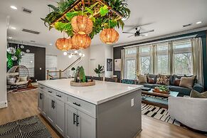 The Green Haus Luxxe Cabana Rooftop Retreat