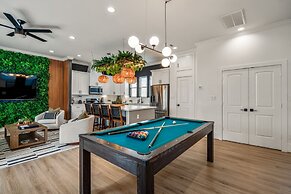 The Green Haus Luxxe Cabana Rooftop Retreat