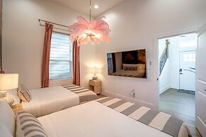 The Green Haus Luxxe Cabana Rooftop Retreat