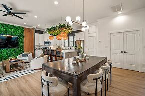 The Green Haus Luxxe Cabana Rooftop Retreat