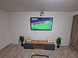 Milton Keynes Modern Retreat